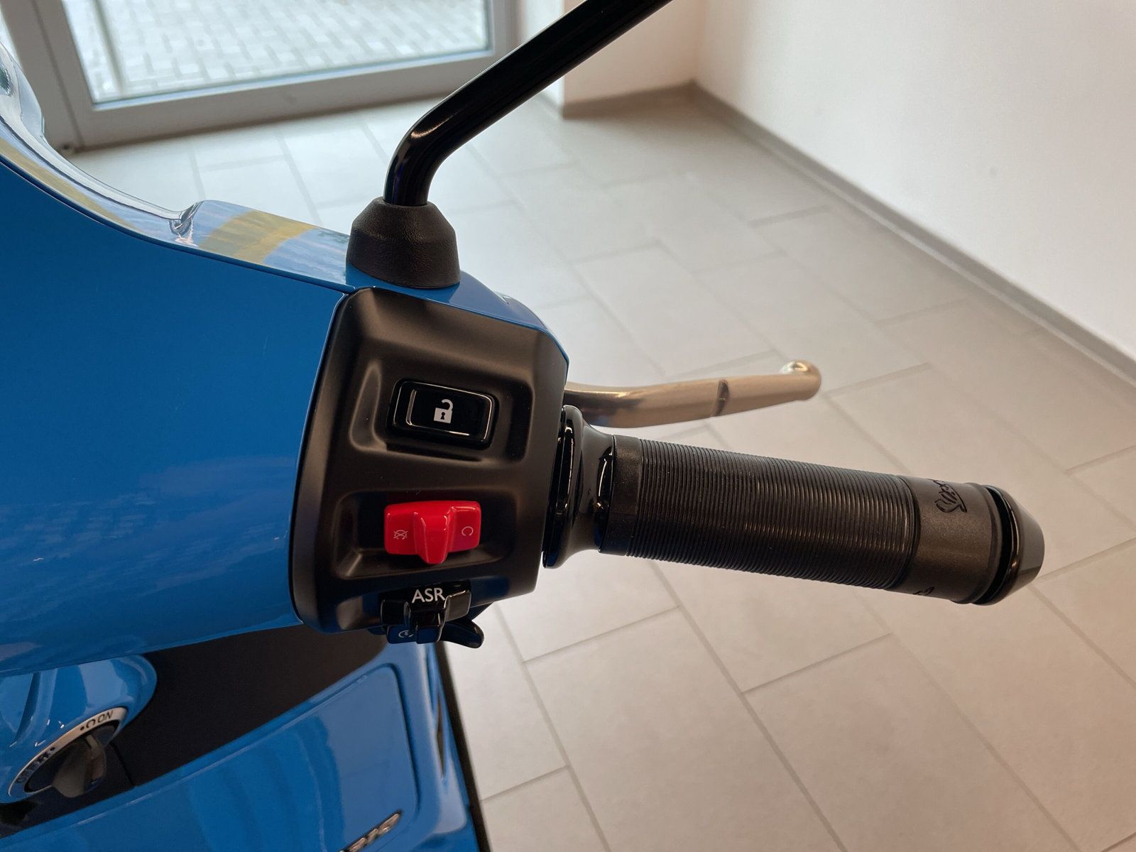 Fahrzeugabbildung Vespa GTS 310 SUPERSPORT BLU ECLETTICO