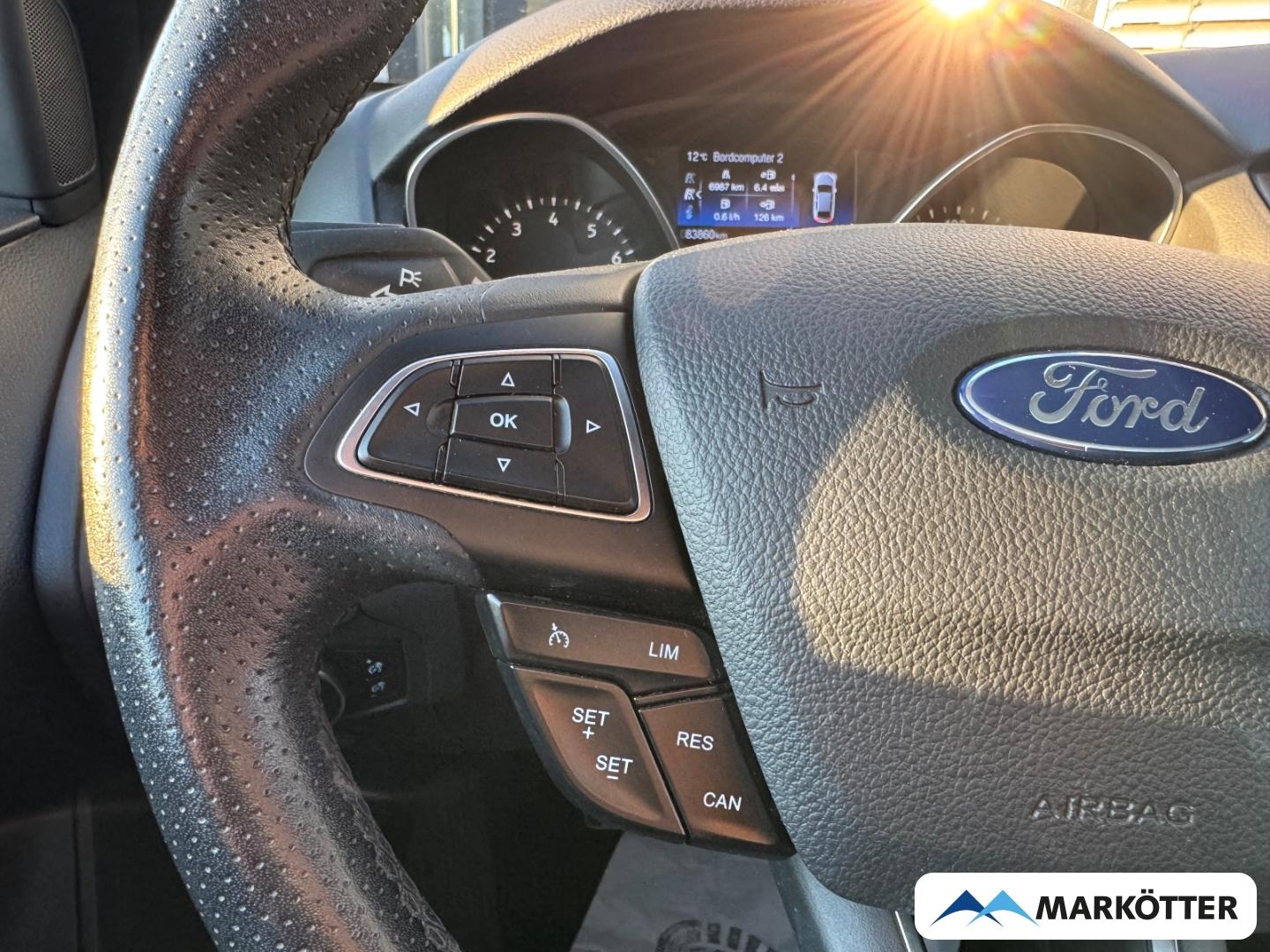 Ford Focus ST-Line CAM/SHZ/TEMP/KEYLESS/NAVI/LED