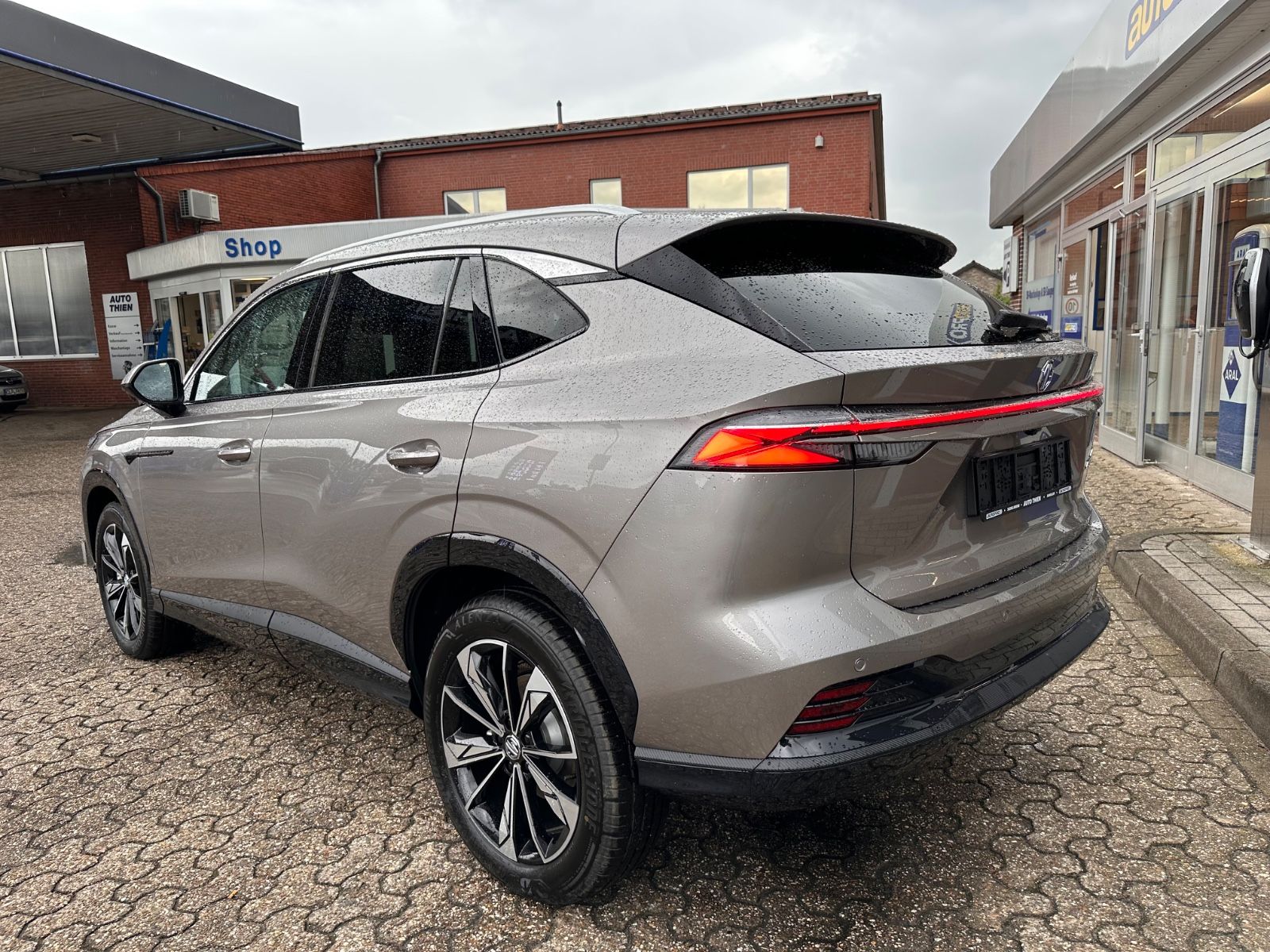 Fahrzeugabbildung MG HS 1.5 Luxury Hybrid APP/Navi/Kamera/Totwinkel