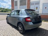 Skoda Fabia 1.2 ParkSensoren Touchscreen TÜV 02/27 - Skoda Fabia: 2.0