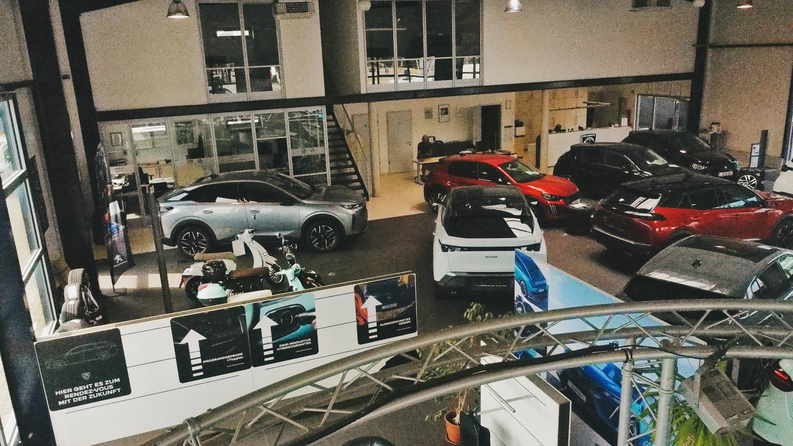 showroom-image-bottom