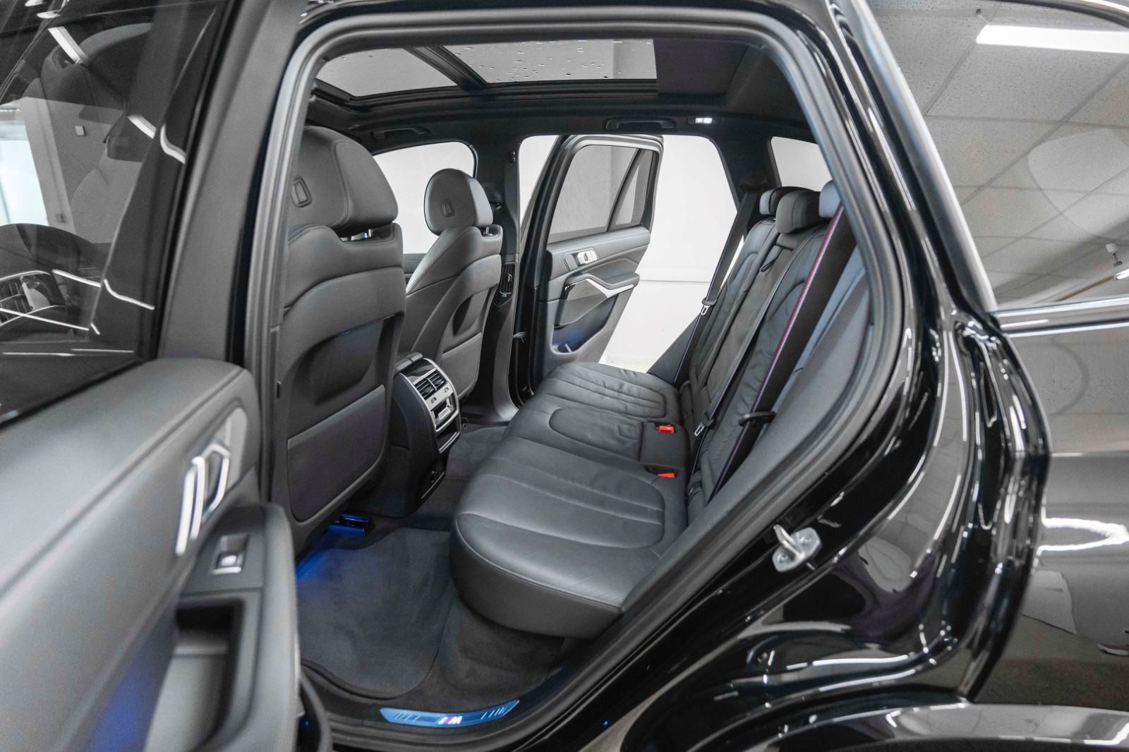 Fahrzeugabbildung BMW X5 xDrive40i M-Sportpaket HUD 360° H&K LED PDC