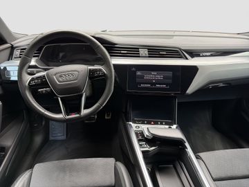Audi Q8 e-tron - 11