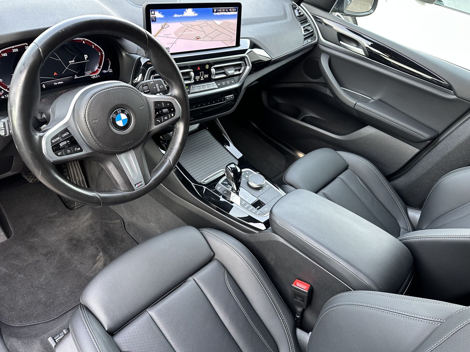 Fahrzeugabbildung BMW X3 xDrive20d NAV+LASER+HEADUP+INDIVIDUAL+20ZOLL