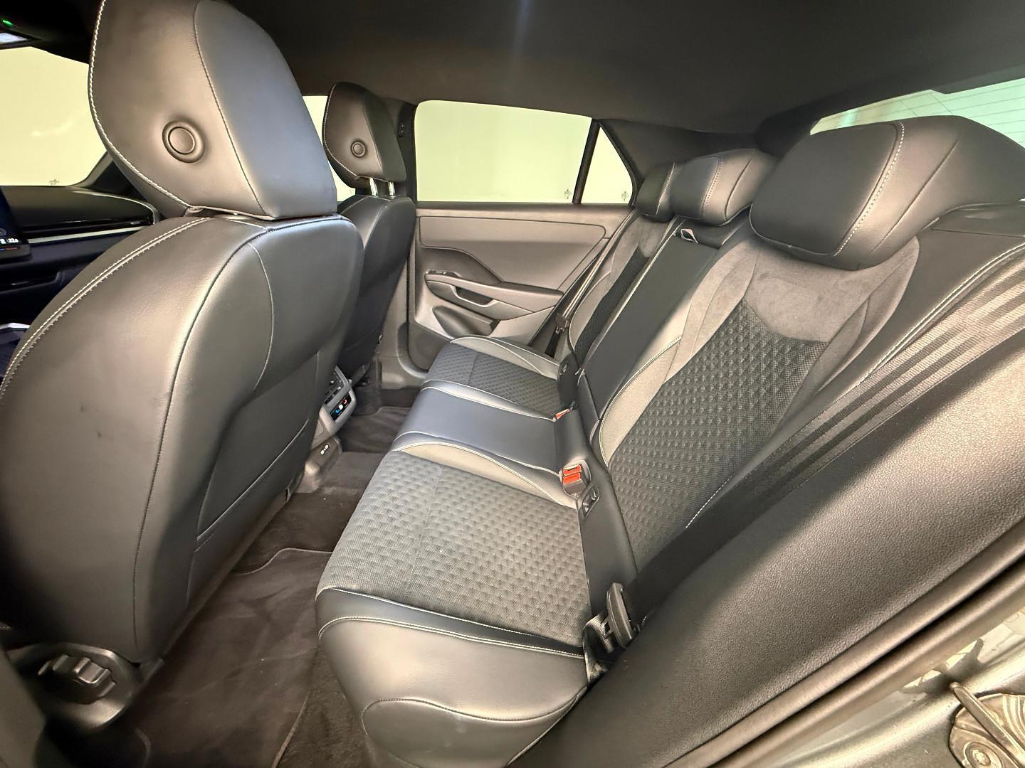 Volkswagen T-Roc 1.5 eTSI DSG R-Line ACC KAMERA KEYLESS, миниатюра 12