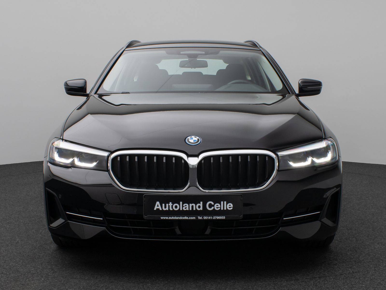 Fahrzeugabbildung BMW 530e Kamera DAB CockPitPro Stop&Go Alarm LED
