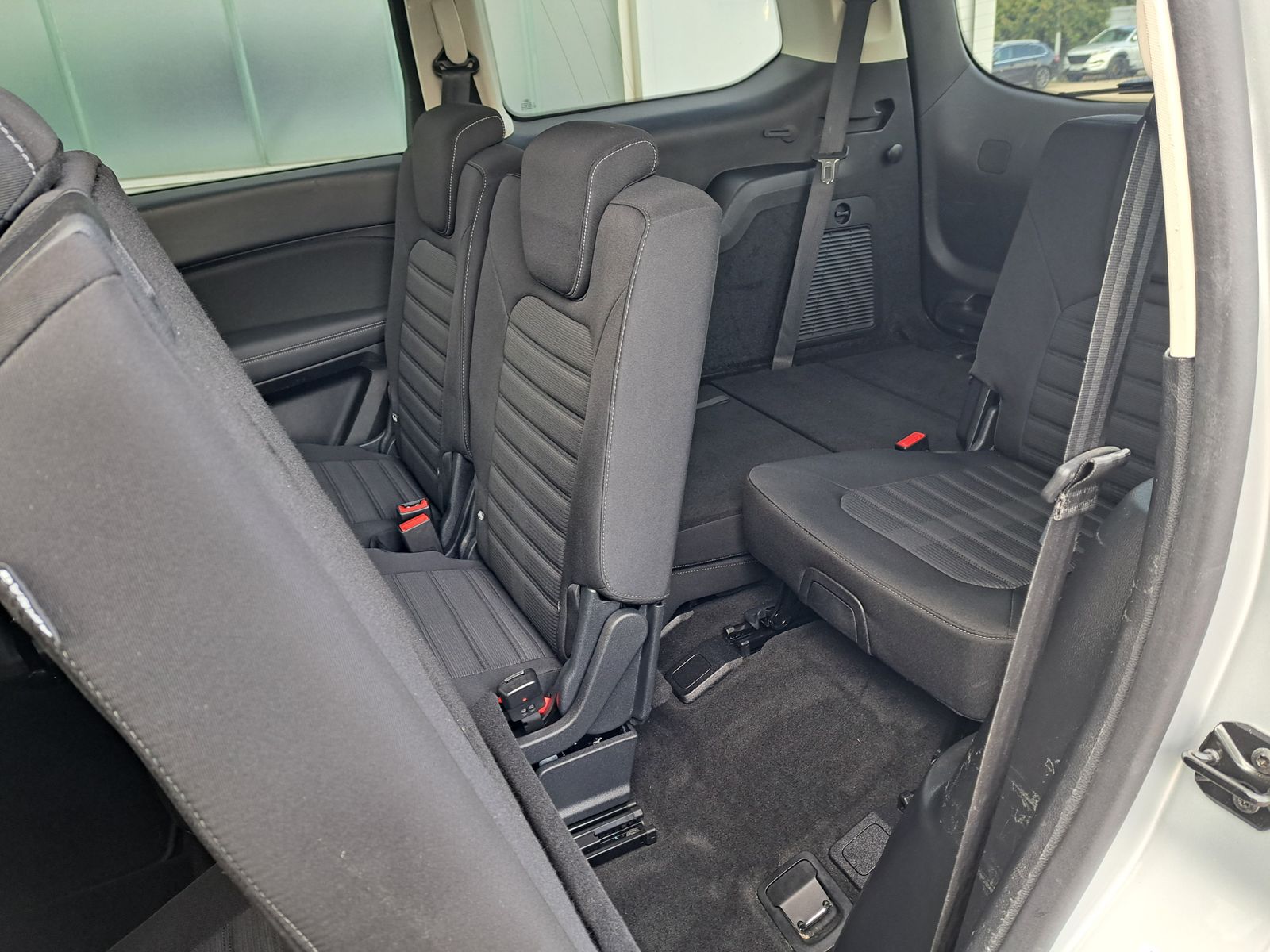 Fahrzeugabbildung Ford Galaxy 2.0 EcoBlue 7-SITZE AUTOMATIK PARK-ASSIST