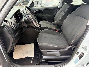 KIA Venga - 12