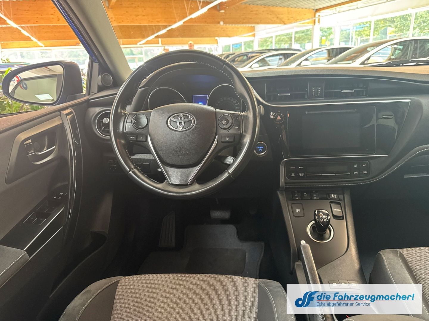 Fahrzeugabbildung Toyota Auris Touring Sports Hybrid 1.8  Klimaautom Spur