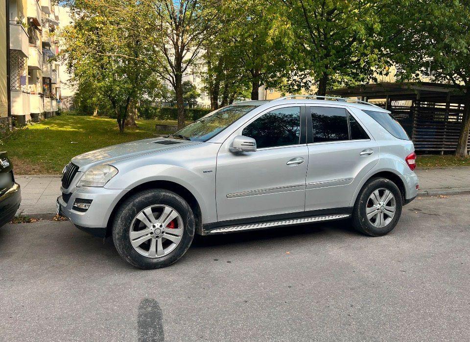 Mercedes-Benz ML300 2009 — engine 190 HP (140kW)