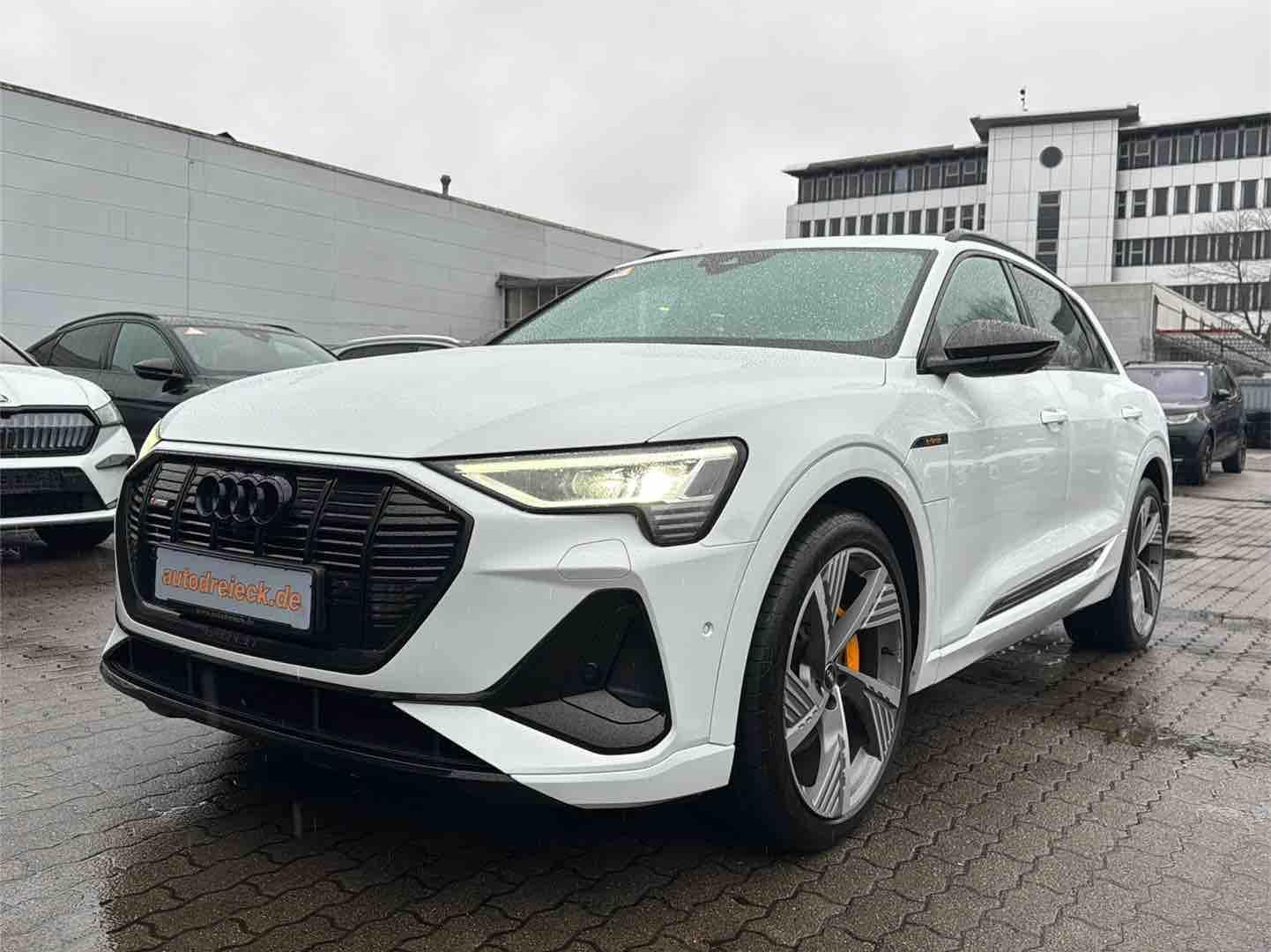 AUDI e-tron 50 2x S line BLACK EDITION ACC HuD PANO