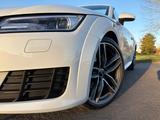 Audi Cabriolet TT Roadster  S-line S-tronic - weiße Audi Cabriolet