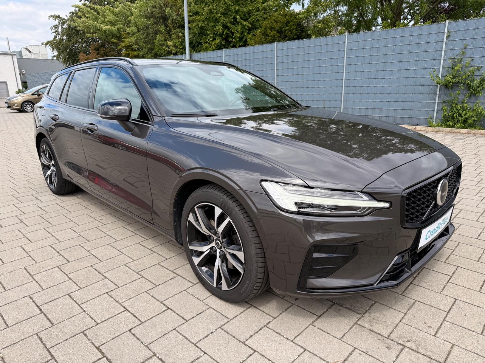 Volvo V60 Kombi Plus Dark B4 197 Geartronic/LED/KAM/NA