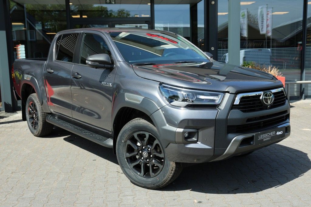 Toyota Hilux 2.8 D-4D DUBBEL CABIN INVINCIBLE HYBRID...