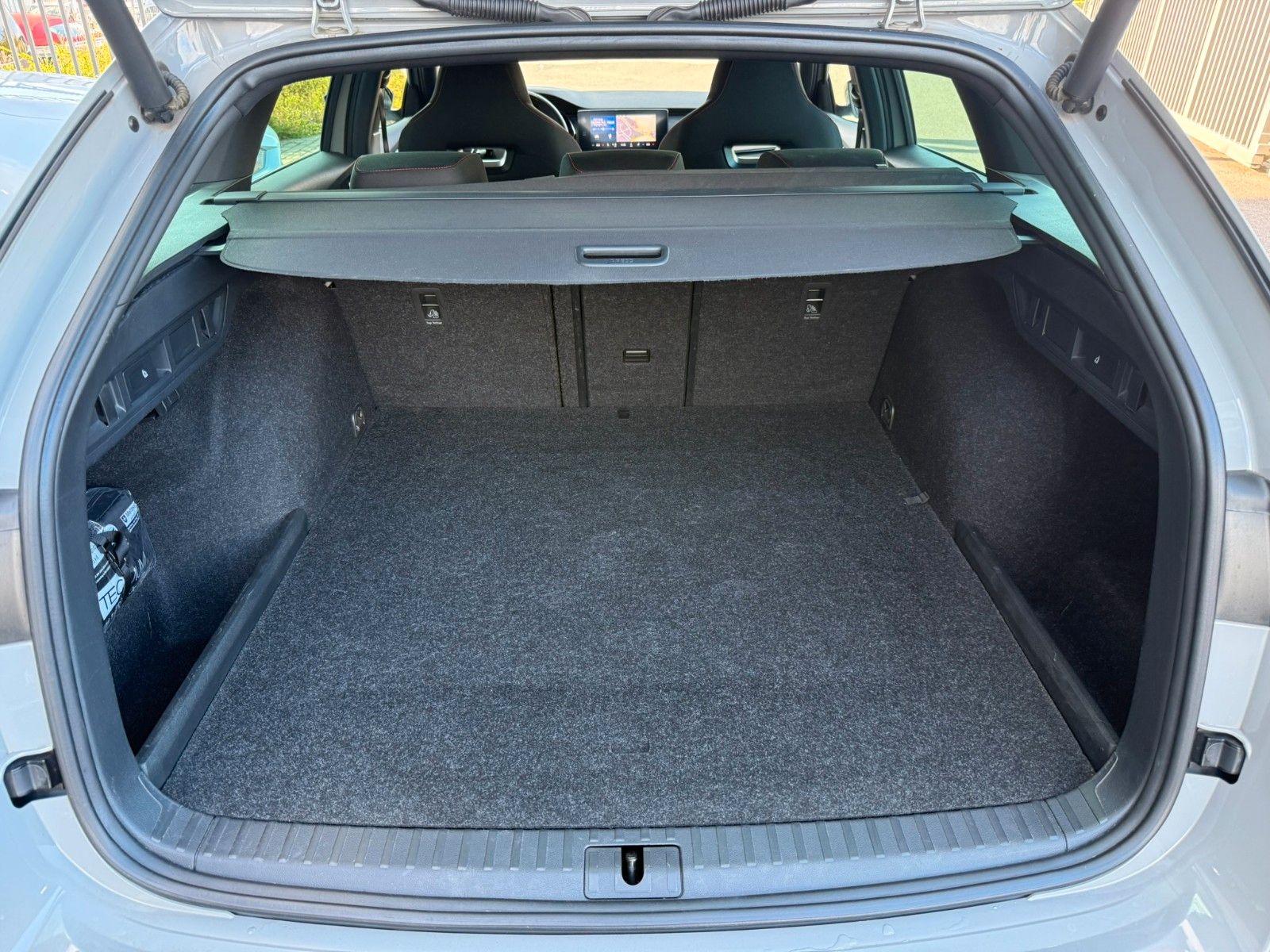 Fahrzeugabbildung SKODA Octavia 1.4 TSI iV RS HUD+R-Kamera+