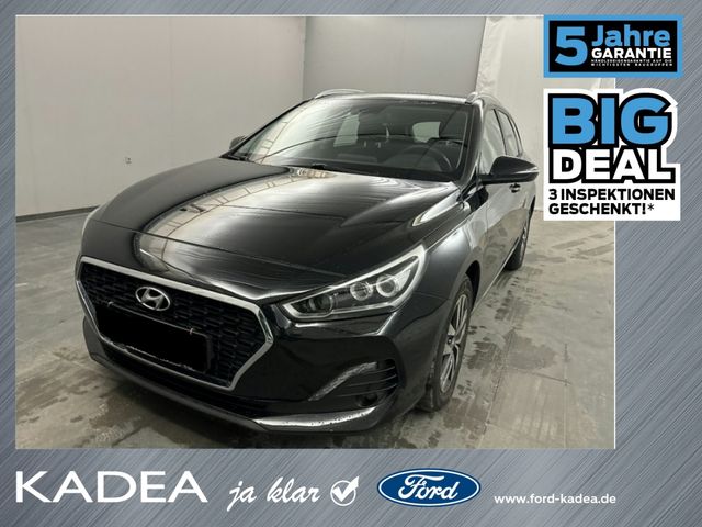 Hyundai i30 cw 1.6 CRDi Trend LED PDC Navi Klima SHZ