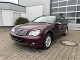 Mercedes-Benz C 200 C -Klasse T-Modell - Mercedes-Benz C 200 mit Diesel-Antrieb: Rot, Metallic