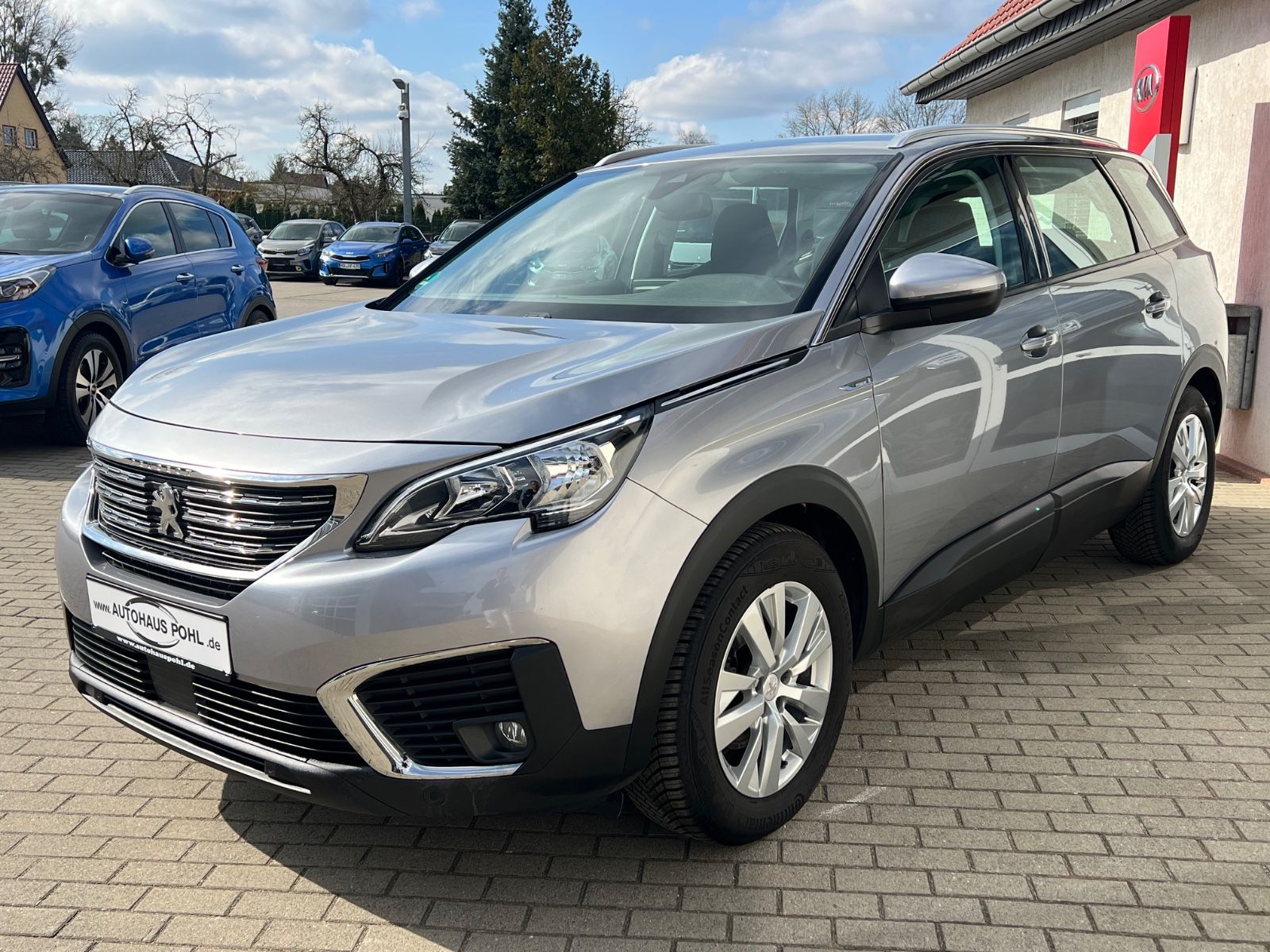 Fahrzeugabbildung Peugeot 5008 PureTech 130 Allure