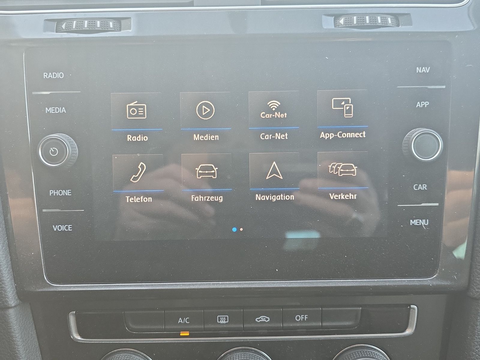 Fahrzeugabbildung Volkswagen Golf VII +Kamera+PDC+LED+Navi+Borbet Alu18``