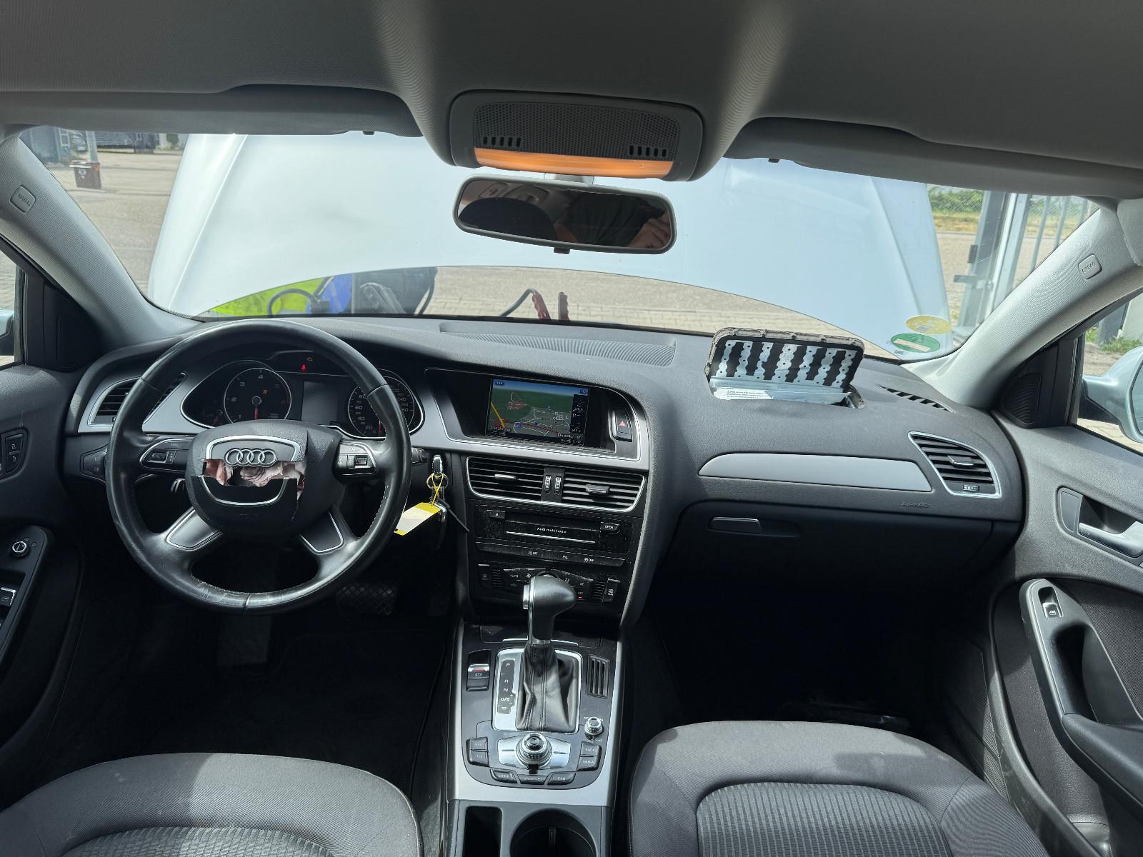 Audi A4 2013 — photo 13