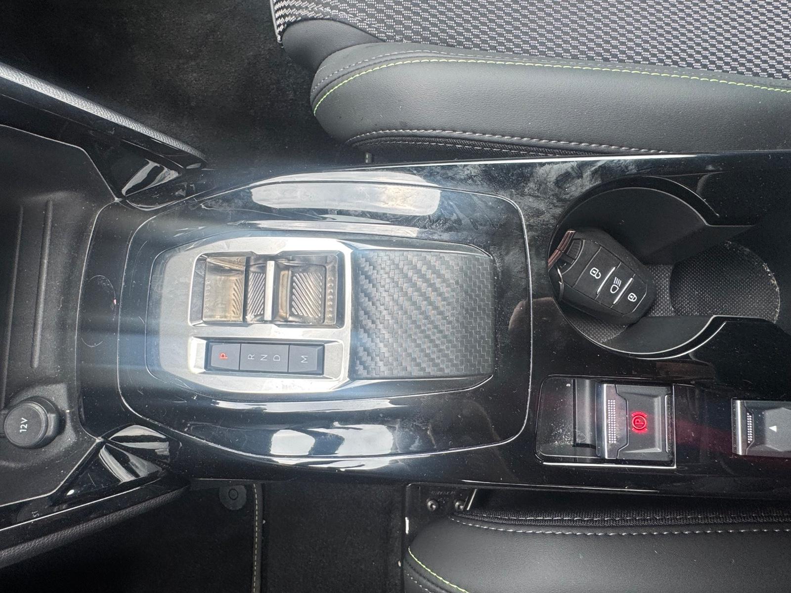 Peugeot 2008 Hybrid 136 GT/360°Kamera/App