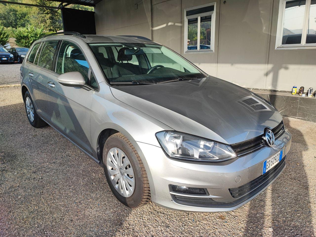 Volkswagen Golf 2013 — rear view