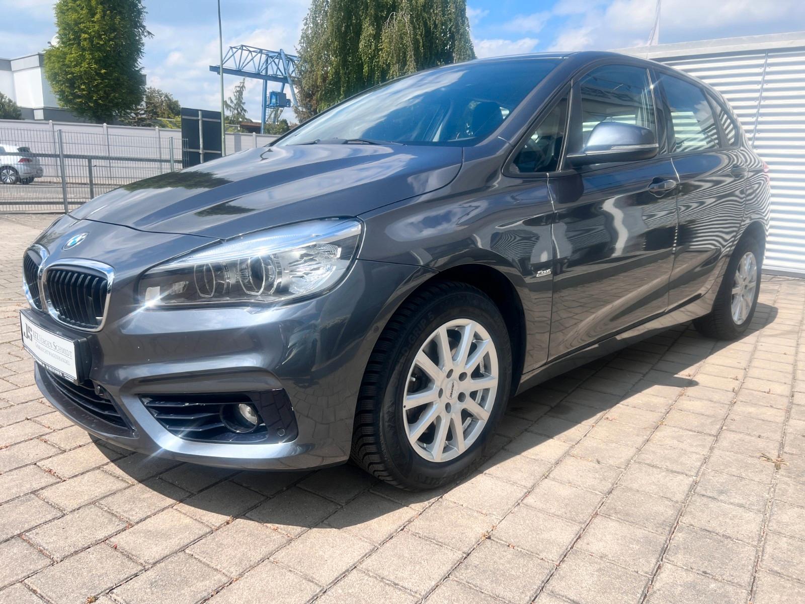 BMW 220 i 2 Active Tourer Sport Line Connected Drive