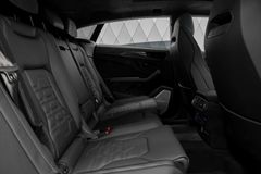 Urus 4.0 V8 PHEV SE 2025 BLACK CARBON PANO