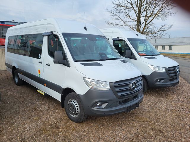 Mercedes-Benz Sprinter 517CDI - 21+1+1 Sitze