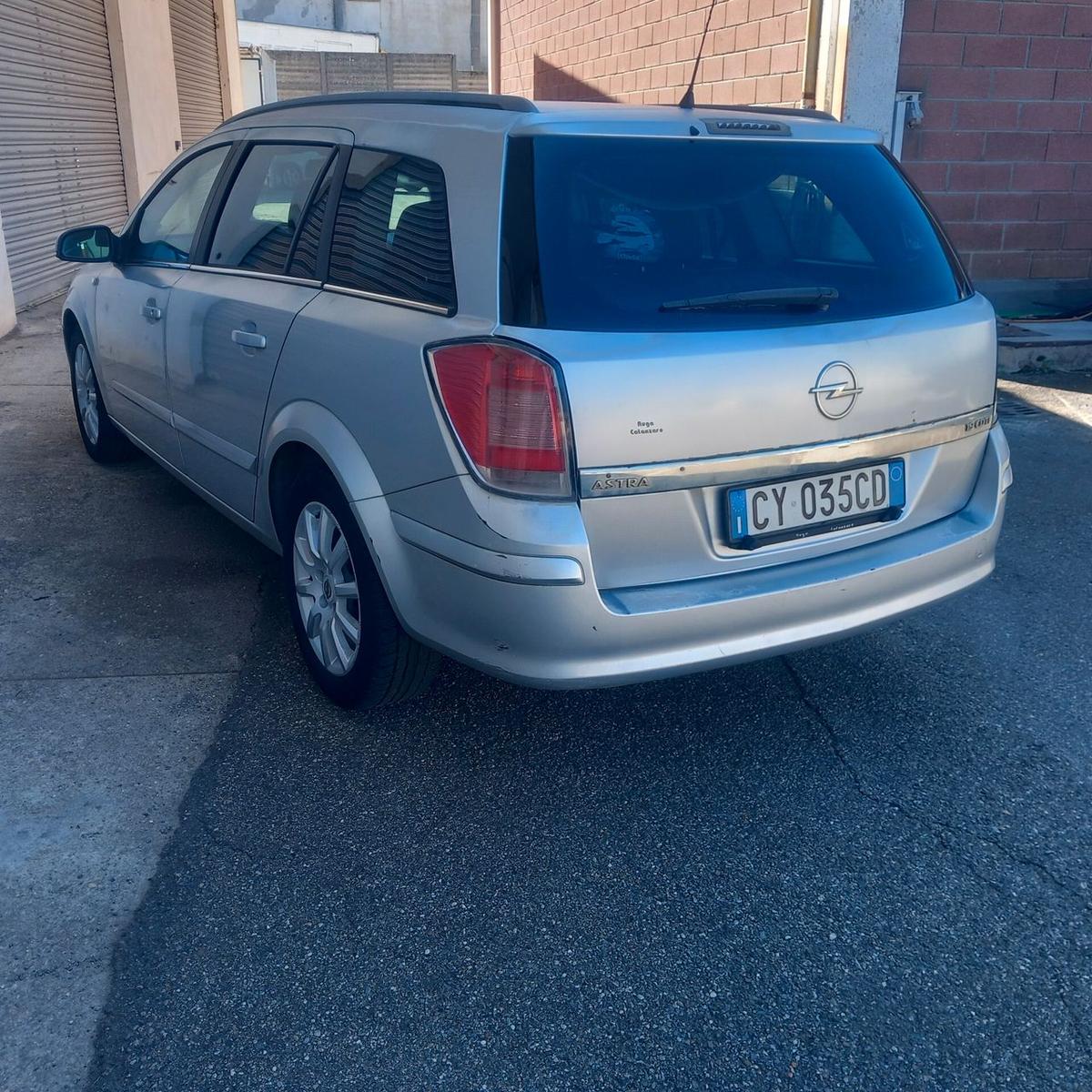 Opel Astra 2005 — photo 6