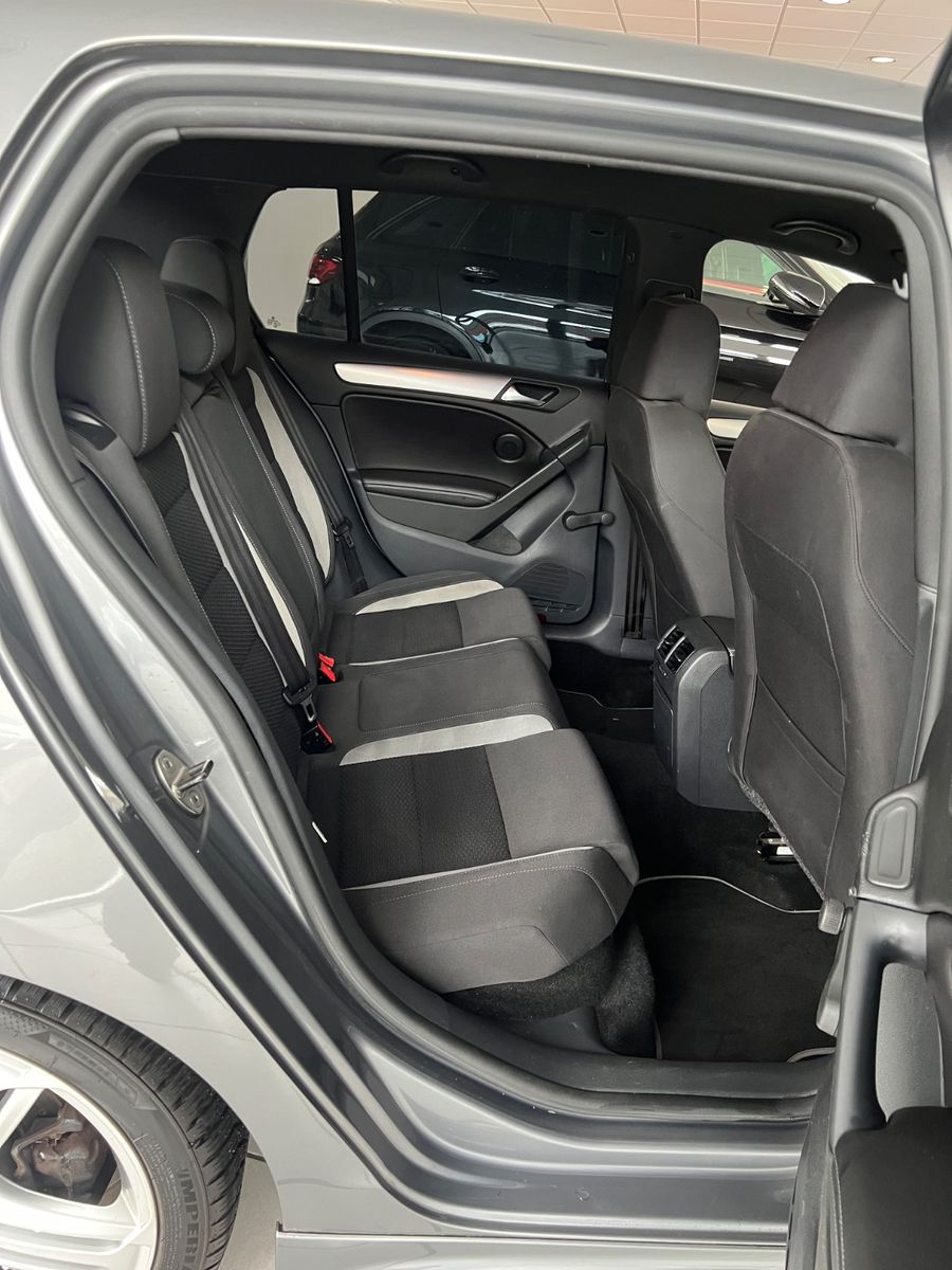 Fahrzeugabbildung Volkswagen Golf VI R 4Motion