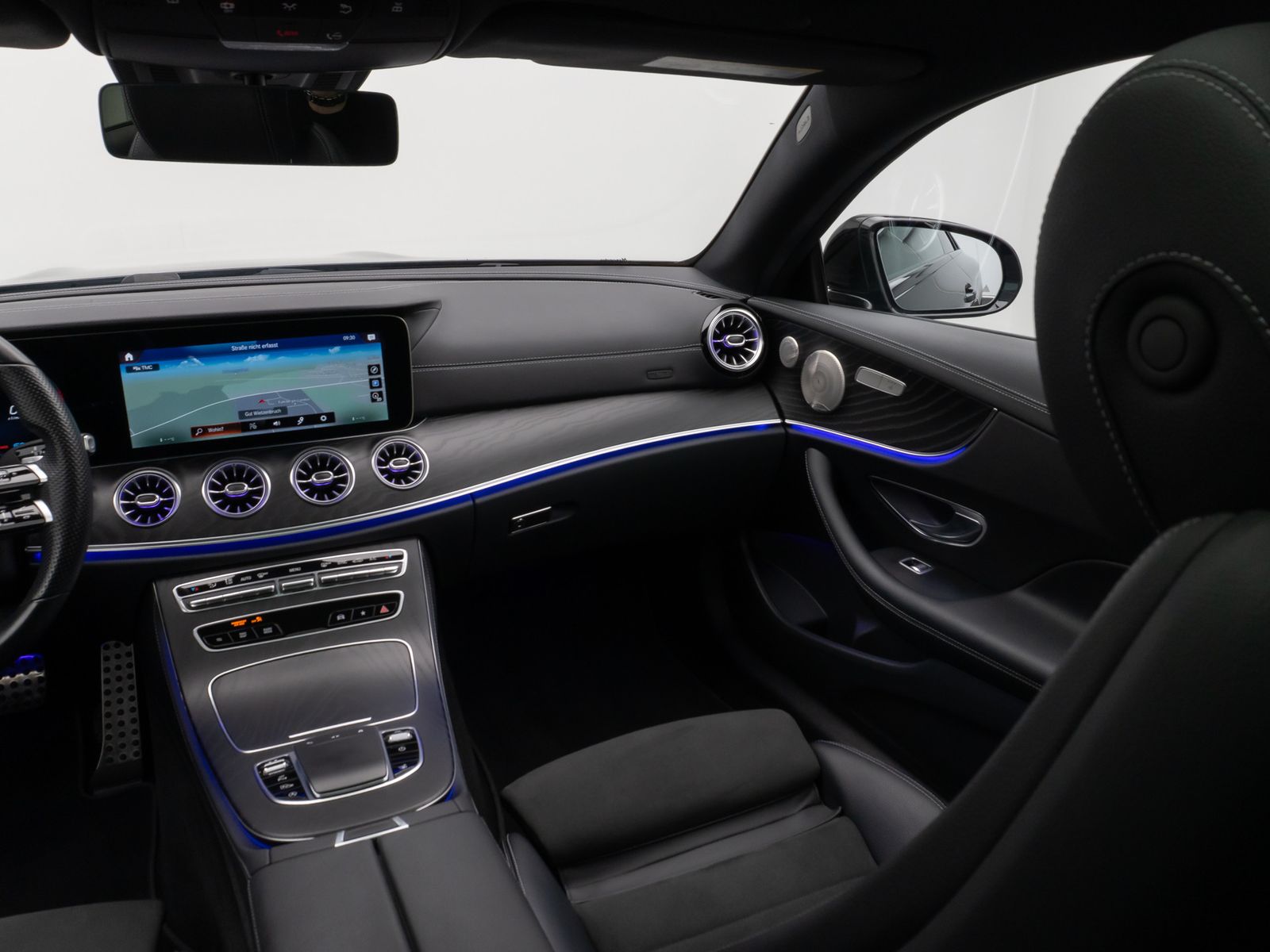 Fahrzeugabbildung Mercedes-Benz E300d Coupe 4Matic AMG Panorama Kamera LED