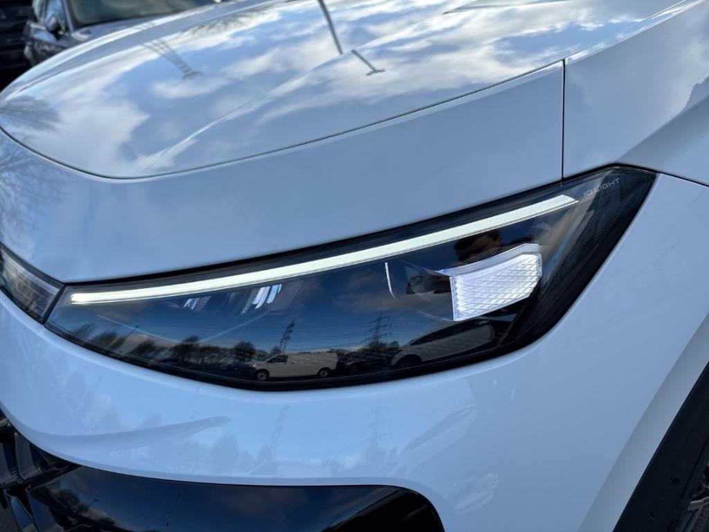 Volkswagen T-Roc 1.5 eTSI R-Line IQ.LIGHT Navi AHK ACC SHZ