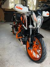 KTM Duke 390 - KTM DUKE 390