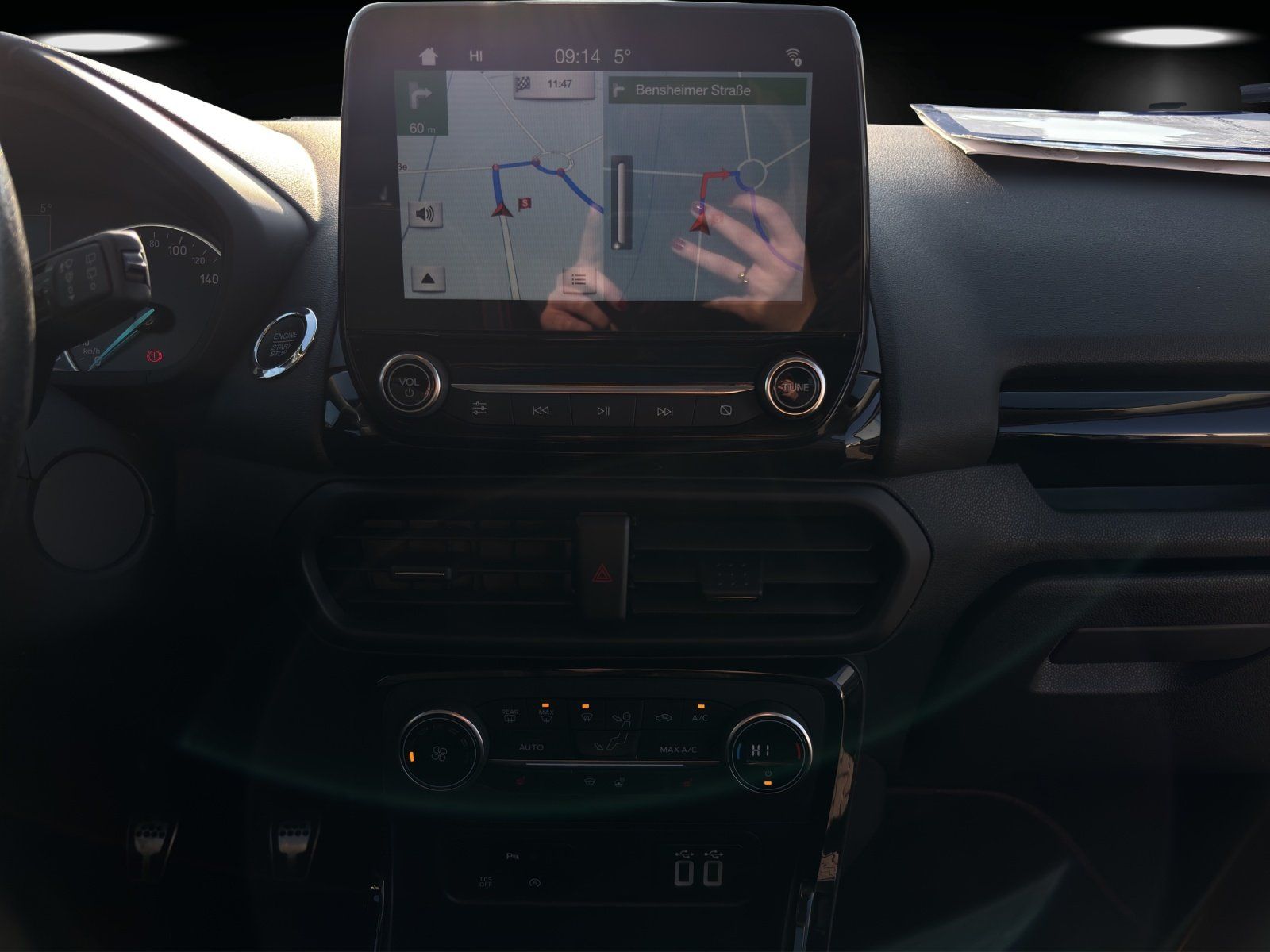 Fahrzeugabbildung Ford EcoSport 1.0 EcoBoost ST-Line RFK Navi SH SD