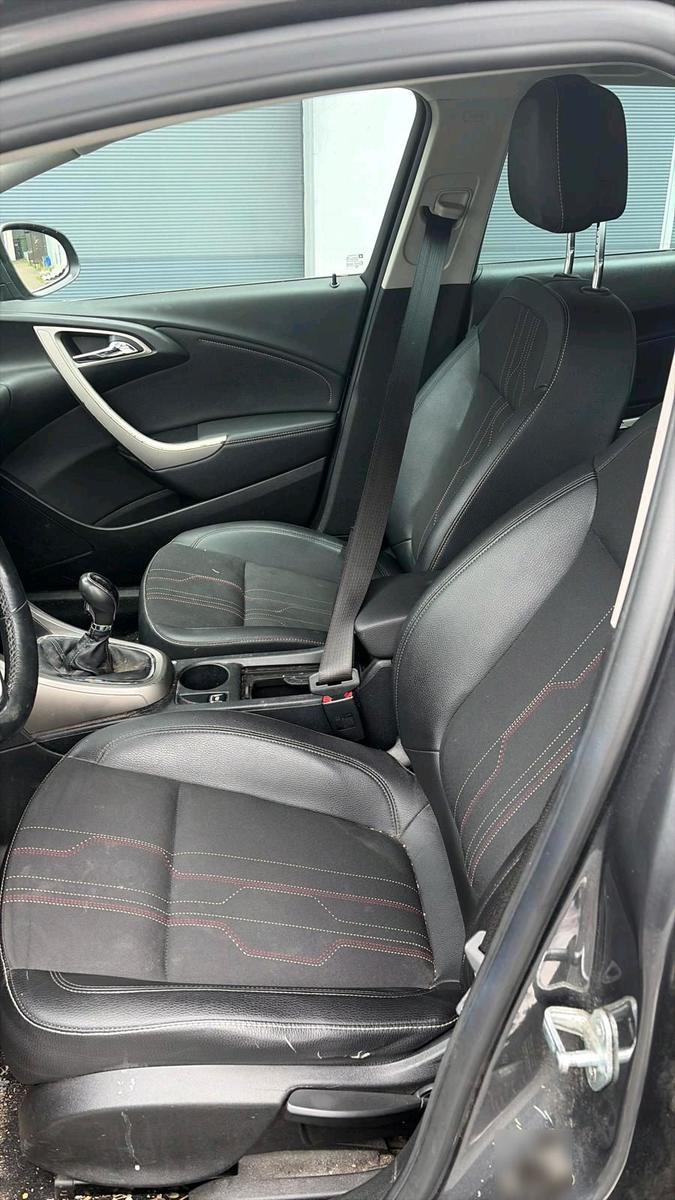 Opel Astra 2013 — engine 140 HP (103kW)
