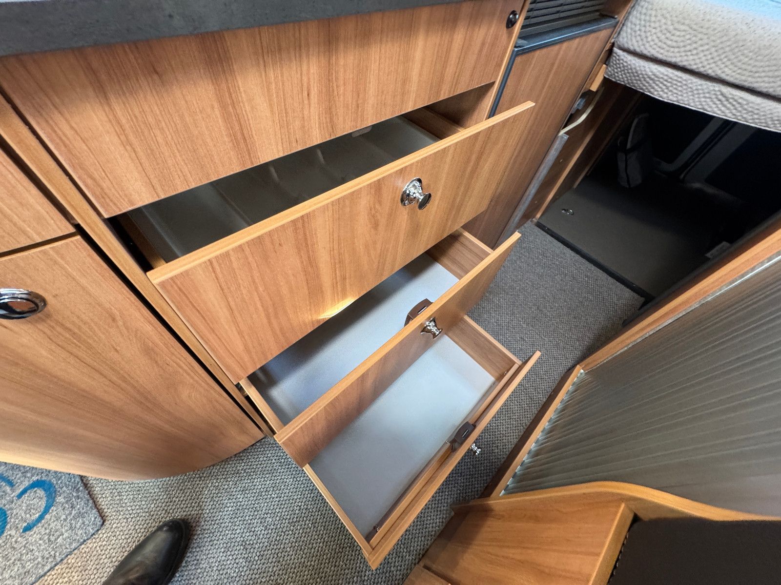 Fahrzeugabbildung Pössl SUMMIT 600 PLUS SOLAR TV AHK KAMERA NAVI SAT 1H