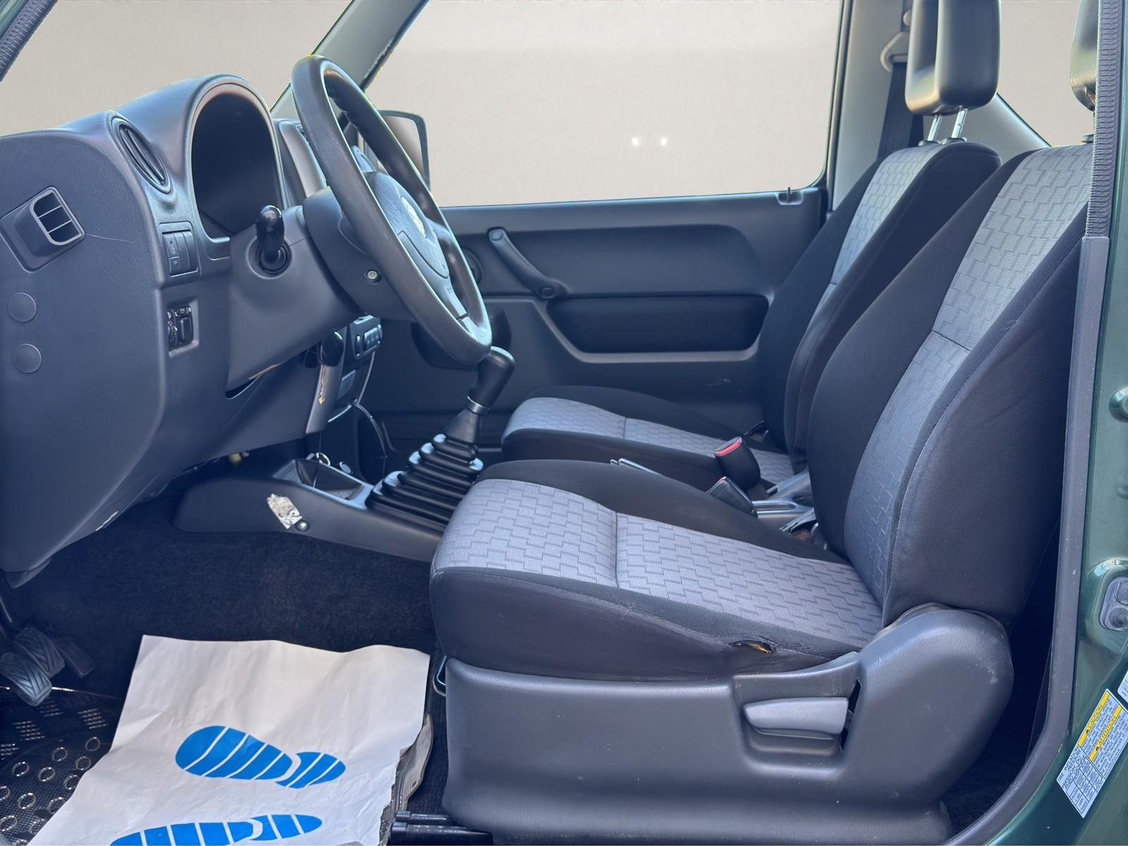 Suzuki Jimny 1.3 86 ch BVM 4x4 / Climatisation / Attelage / Pare-buffle / Soubassement traité anticorrosion