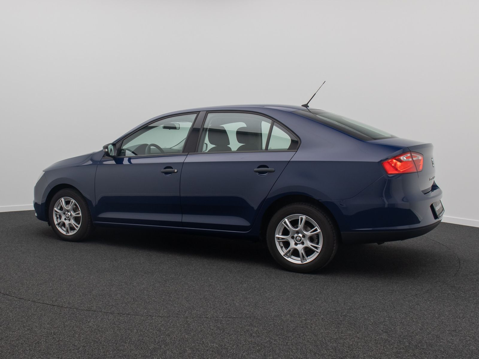 Fahrzeugabbildung SEAT Toledo 1.2 TSI 66kW BremsAss ABS Winterpaket LM