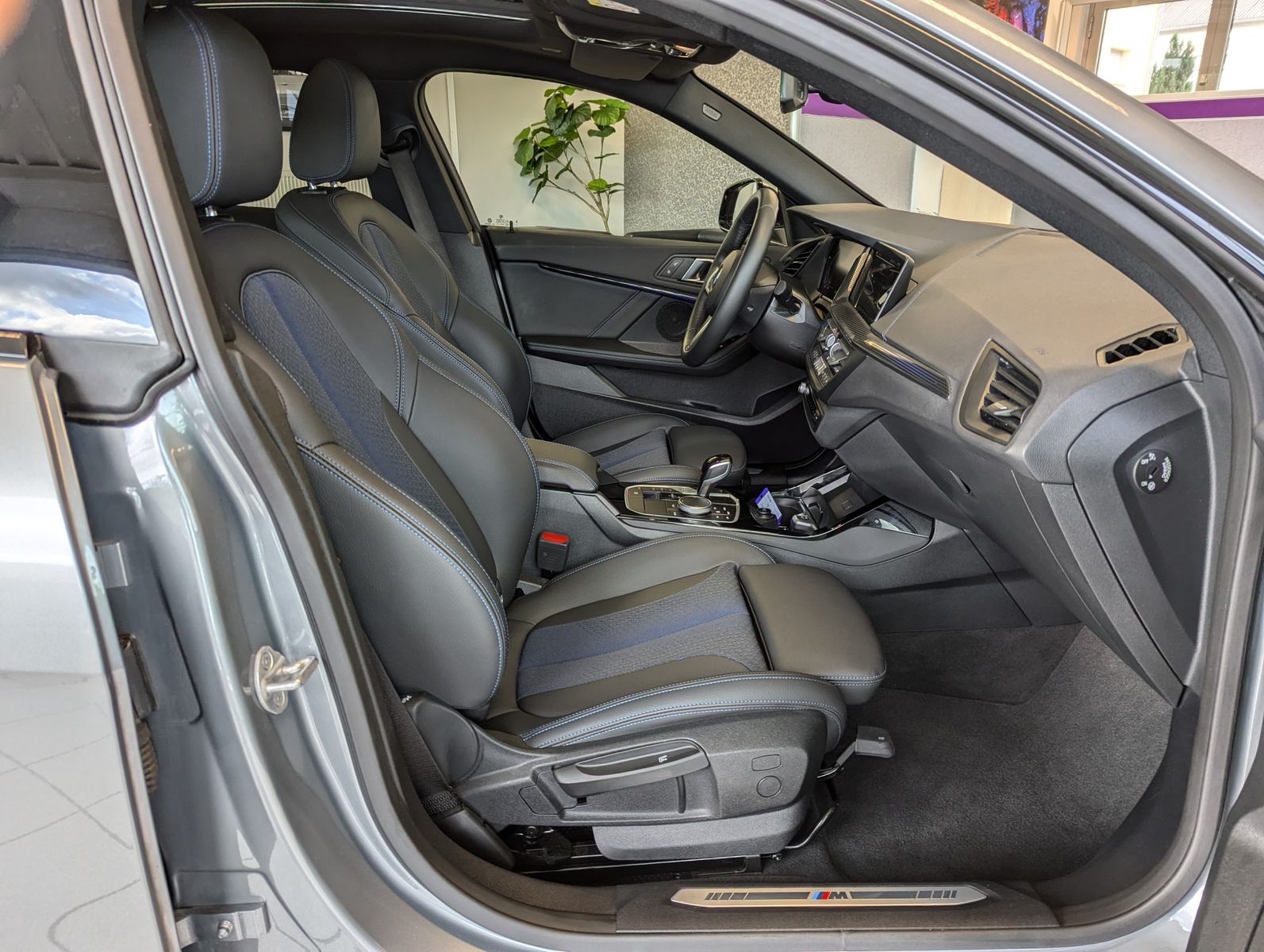 BMW 218 Gran Tourer i M-Sport Pano LED-adaptiv Cam - Image 15