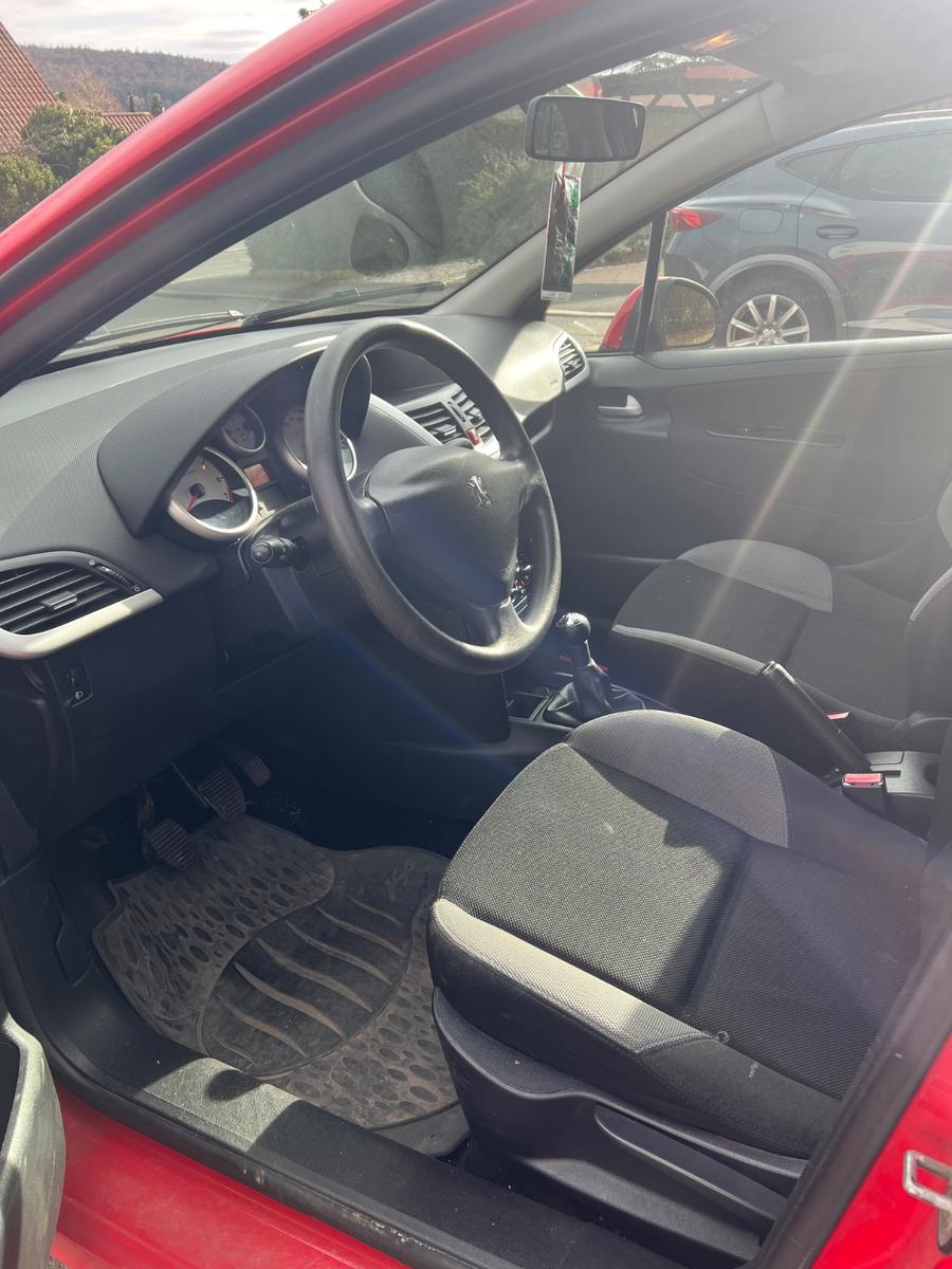 Peugeot 207 2009 — photo 9