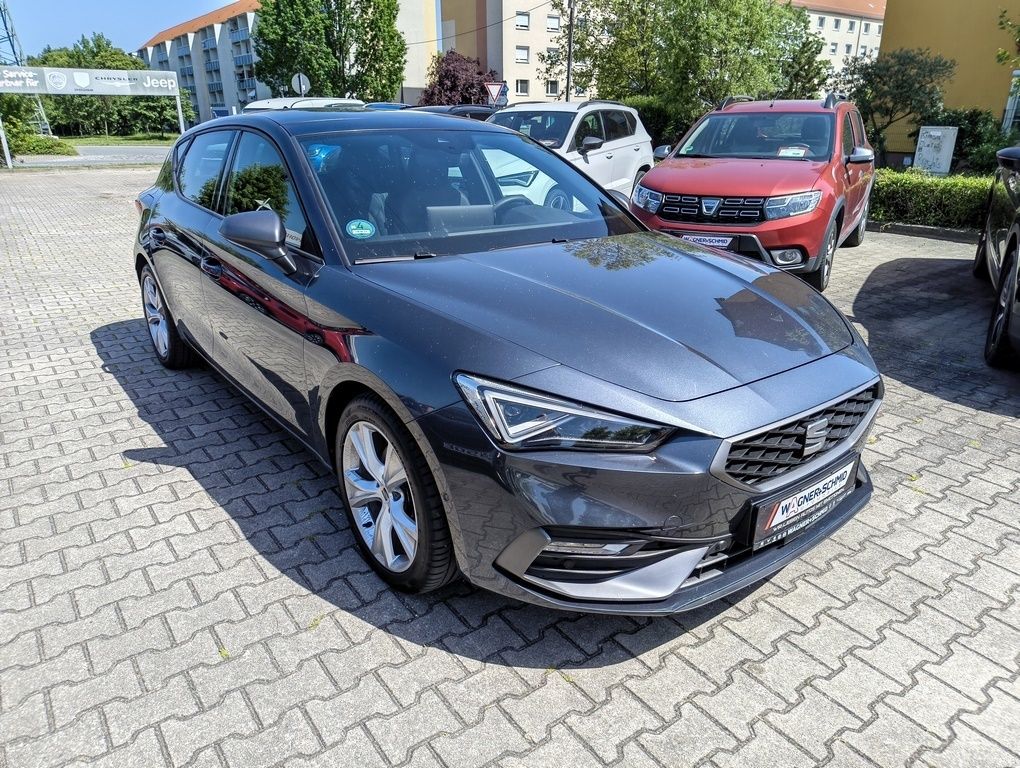Fahrzeugabbildung SEAT Leon FR 2.0 TDI + Panorama + Fahrschulumbausatz