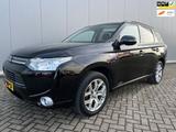 Mitsubishi Outlander 2.0 PHEV instyle - Mitsubishi Outlander Instyle mit Hybrid-Antrieb (Benzin/Elektro)