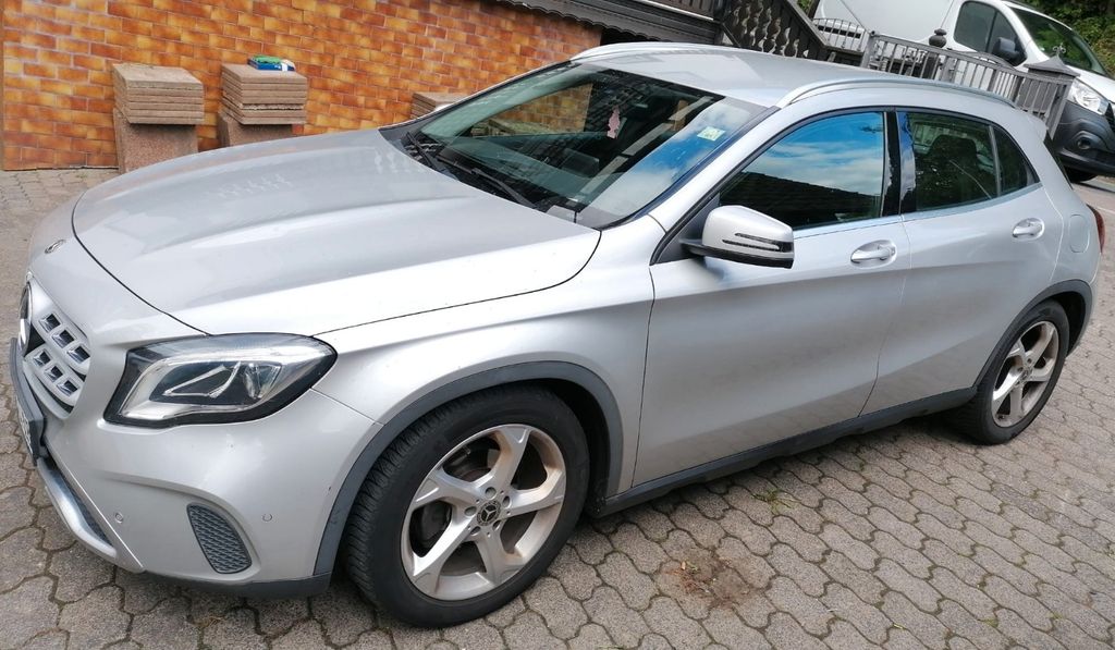 Image of Mercedes-Benz GLA 180