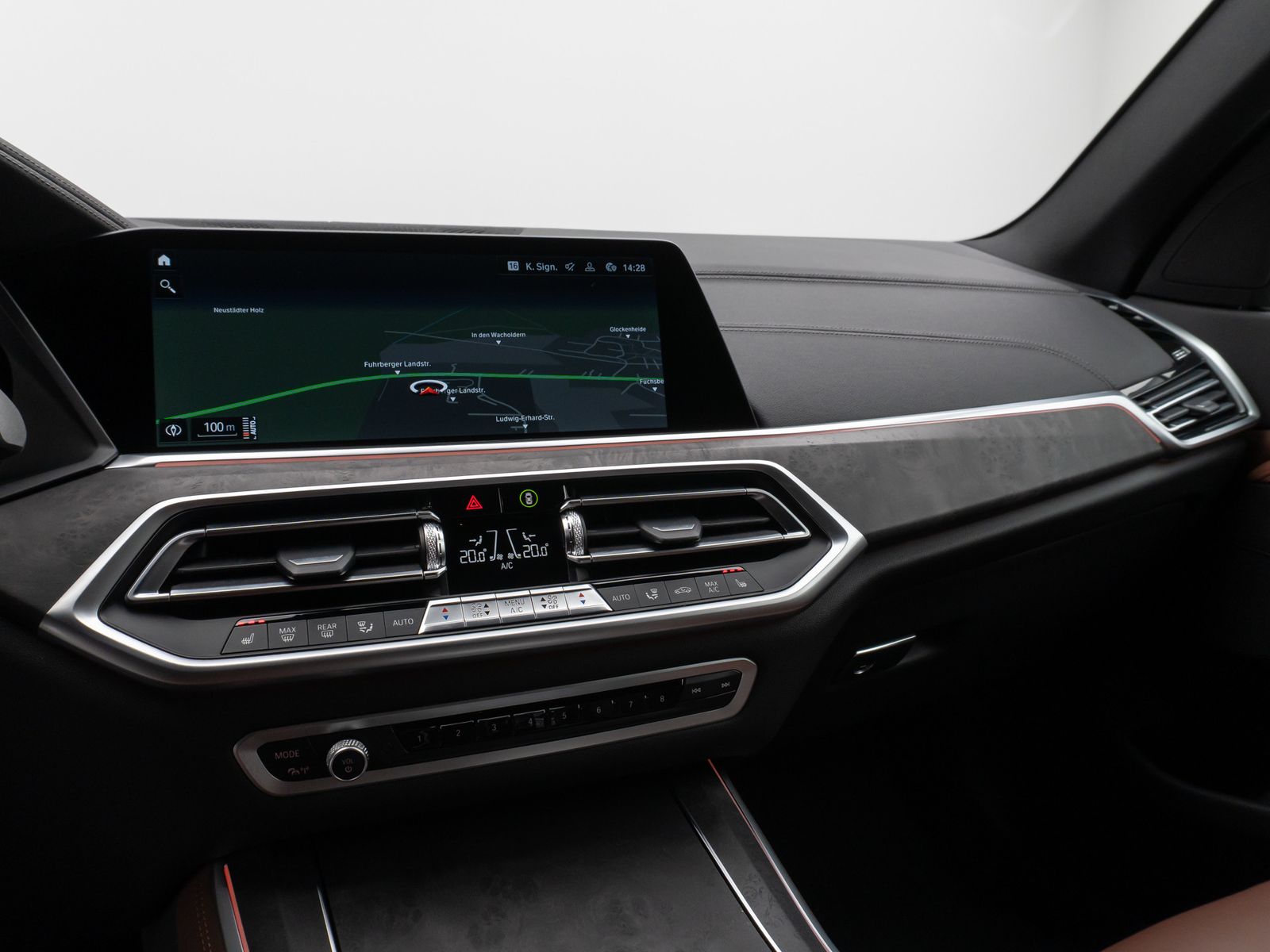 Fahrzeugabbildung BMW X5 xD30d M Sport Laser DAB HiFi AHK DiplayKey