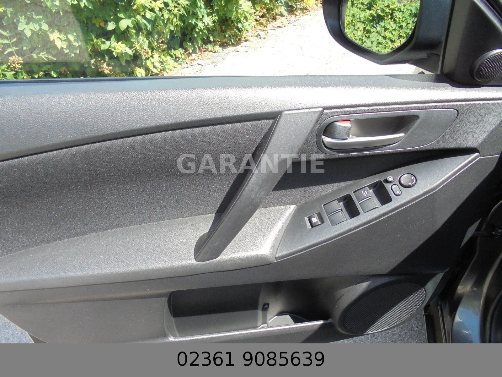 Fahrzeugabbildung Mazda 3 Lim. Exclusive-Line Automatik/Klima/Shz/PDC/