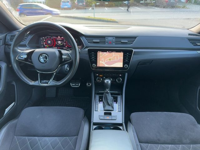 Superb  Sportline Navi Rückfahrkamera