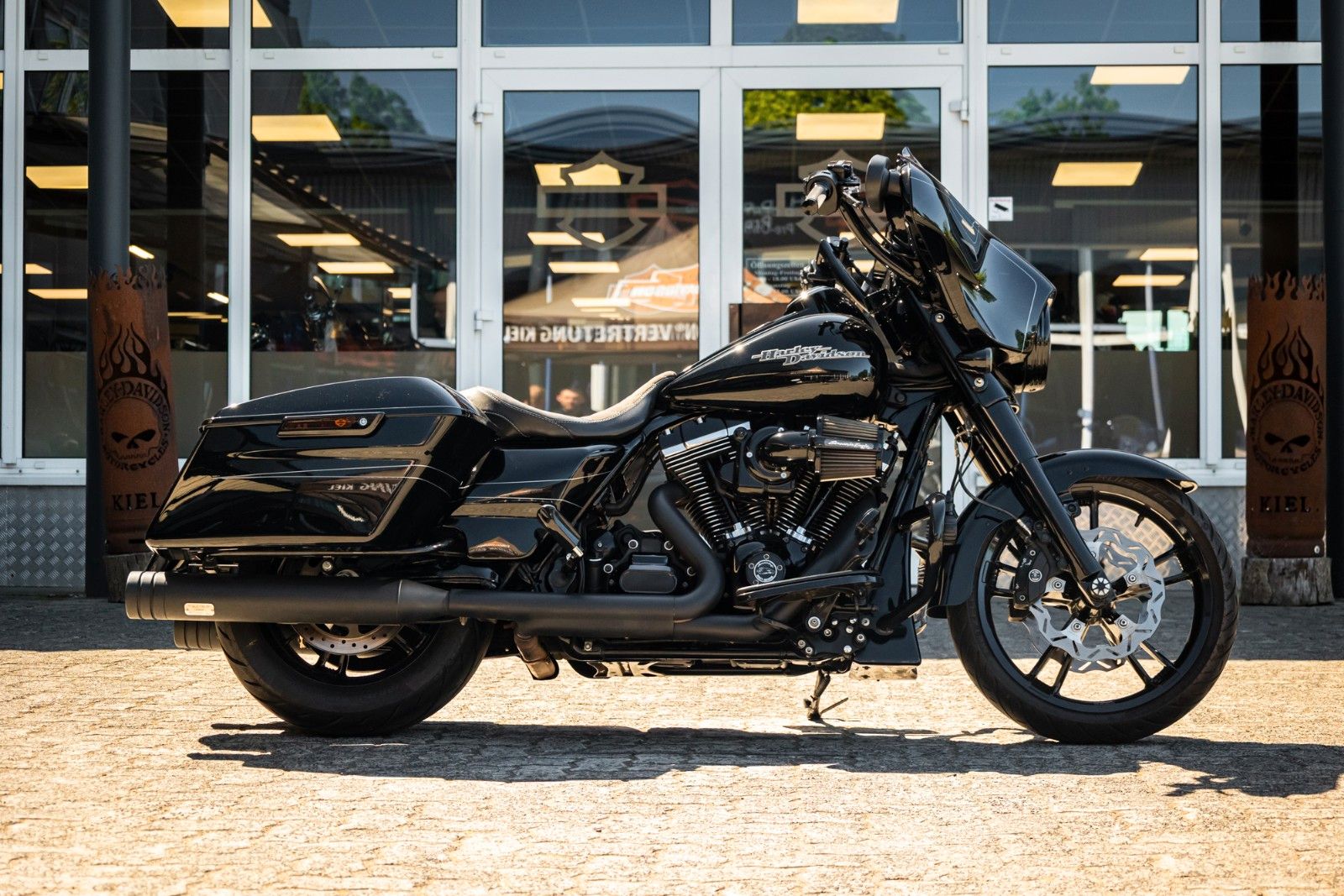Fahrzeugabbildung Harley-Davidson FLHXS Street Glide - Jekill&Hyde -Wilbers