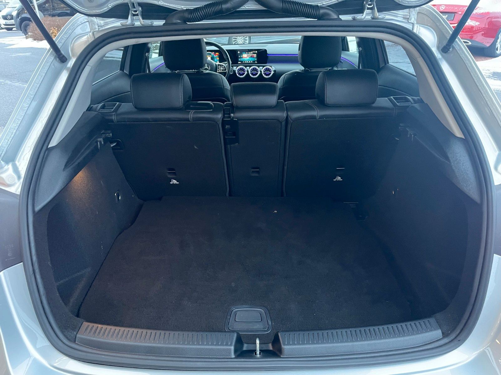 Fahrzeugabbildung Mercedes-Benz A 180 Progressive+LED+Ambiente+RFK+TotW