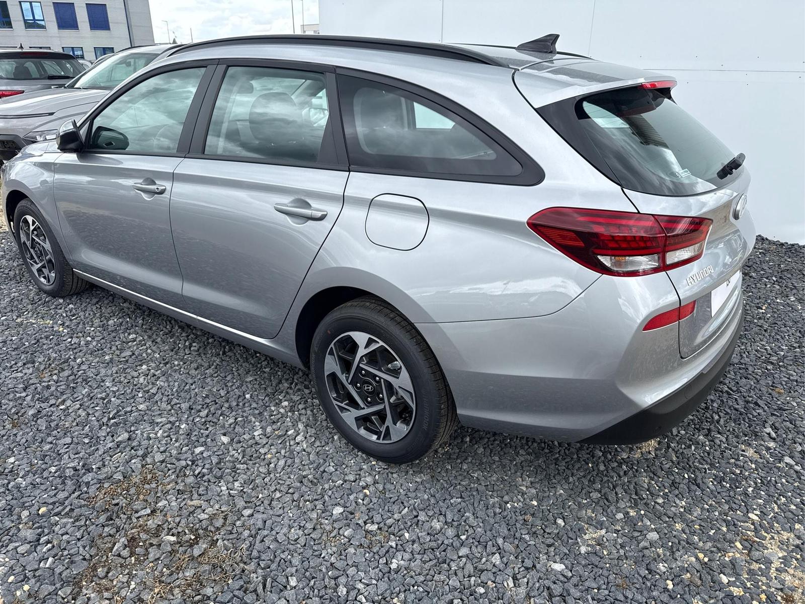 Hyundai i30 Kombi STYLE NAVI RFK SHZ PDC ALU 1.0 T-GD...